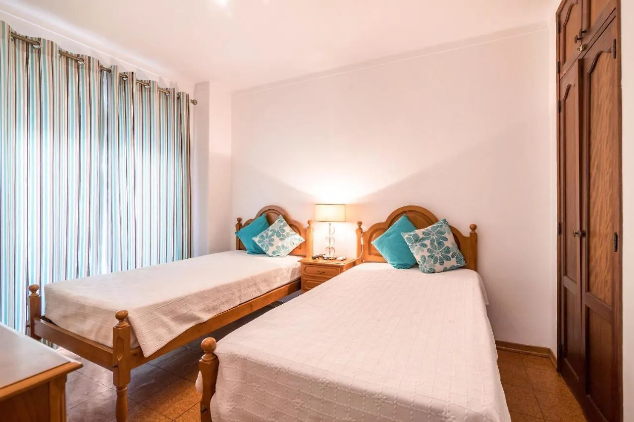 Regueiro Quarteira Beach Apartment